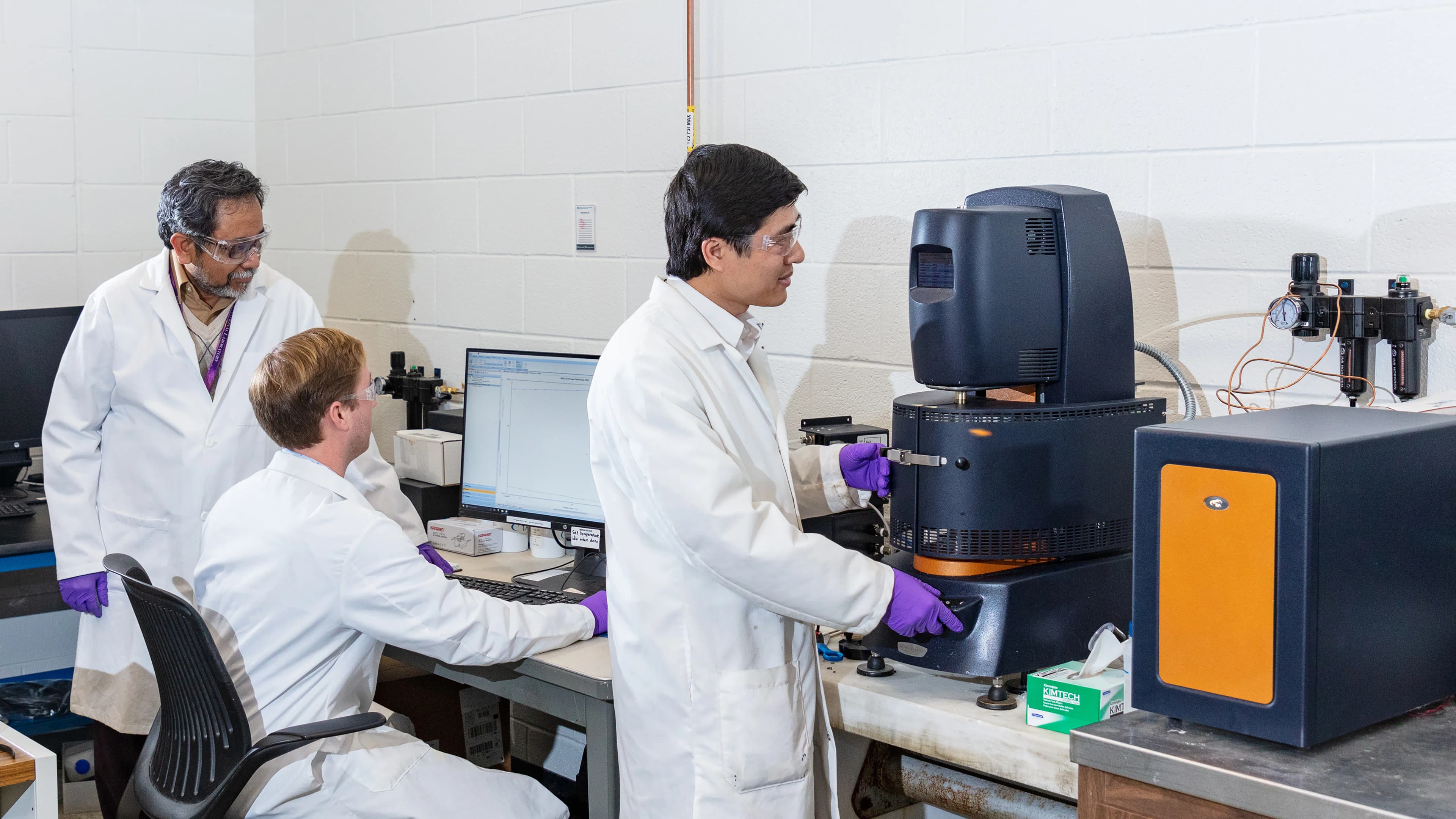 011_scientists.webp